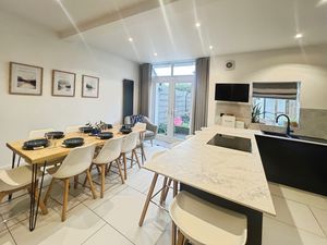 Kitchen Diner- click for photo gallery